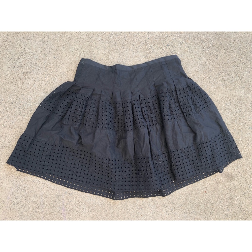 Gap skirt